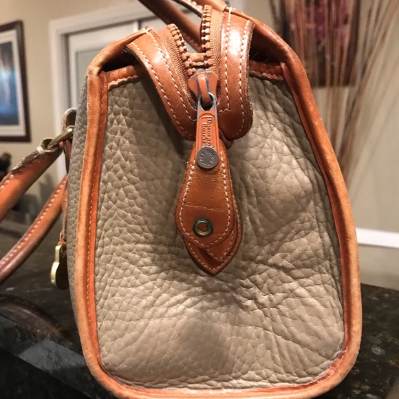 Dooney & Bourke Satchel handbag❌sold❌ - Picture 3 of 11